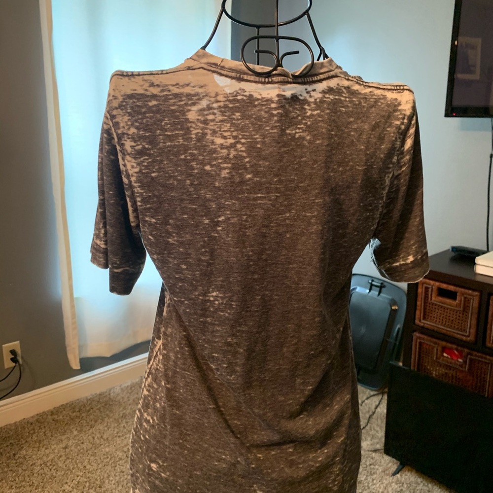 Graphics Tee - Picture 2 of 3